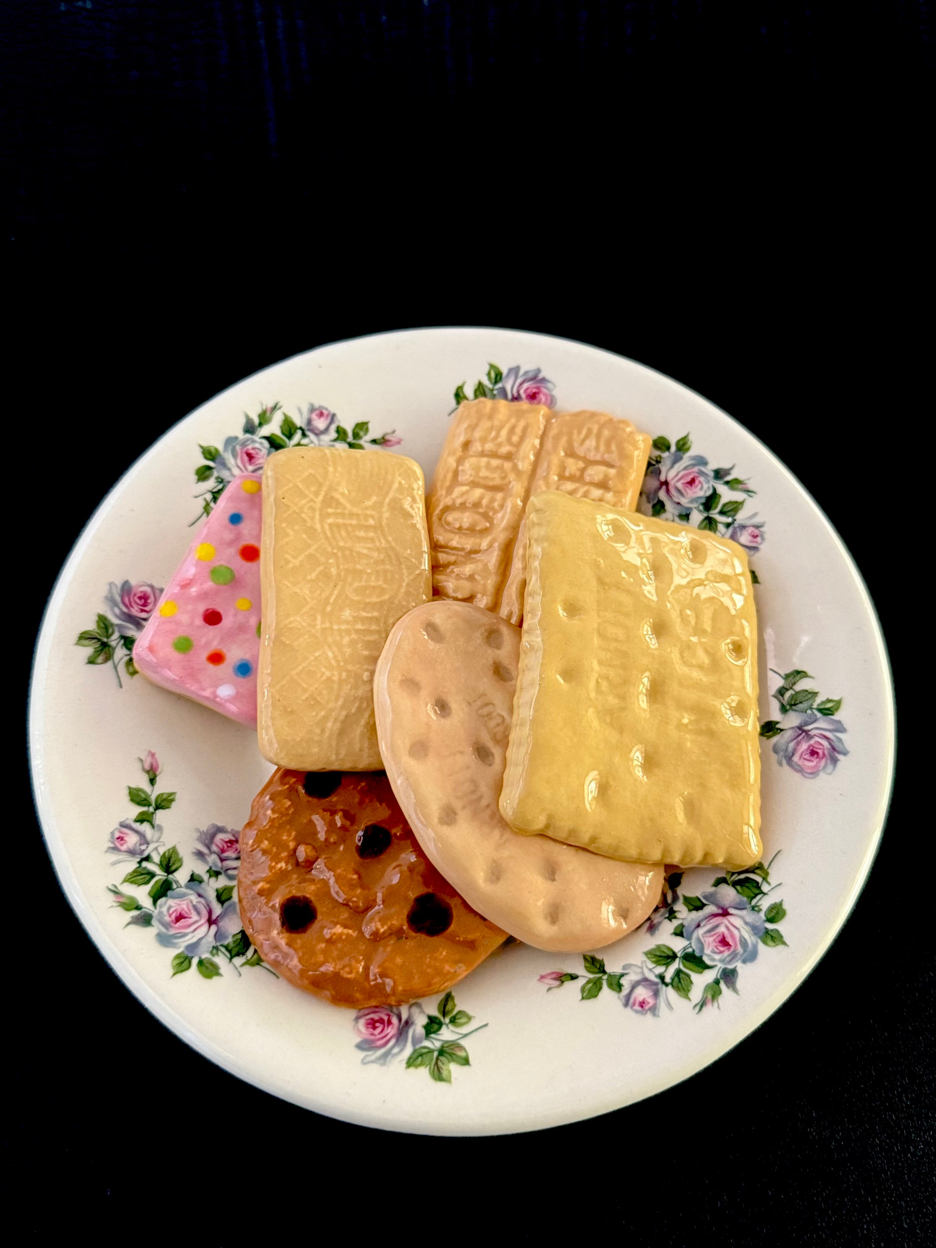 Ceramic Sculpture - Six Family Favourite Biscuits & Plate