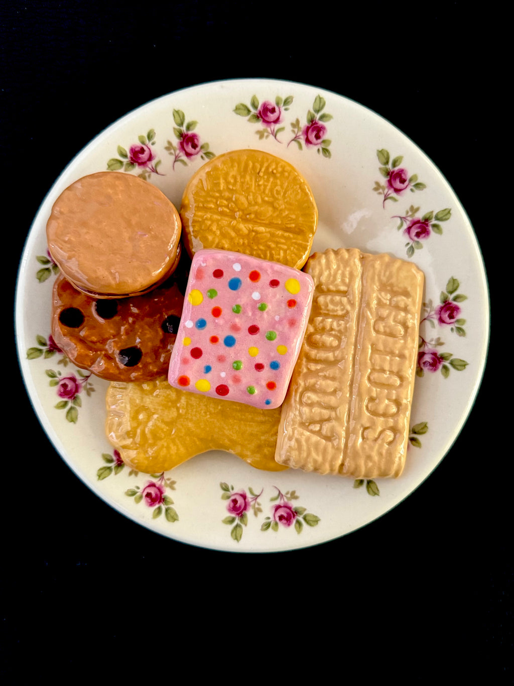 Ceramic Sculpture - Six Family Favourite Biscuits & Plate