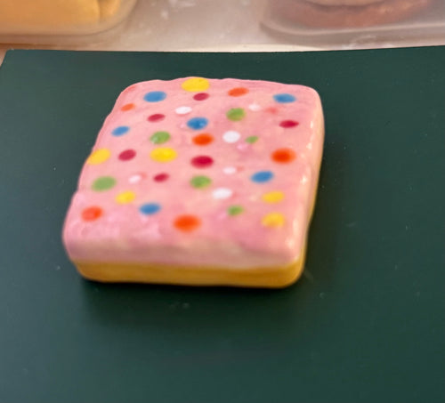 Biscuit Singles: Hundreds and Thousands