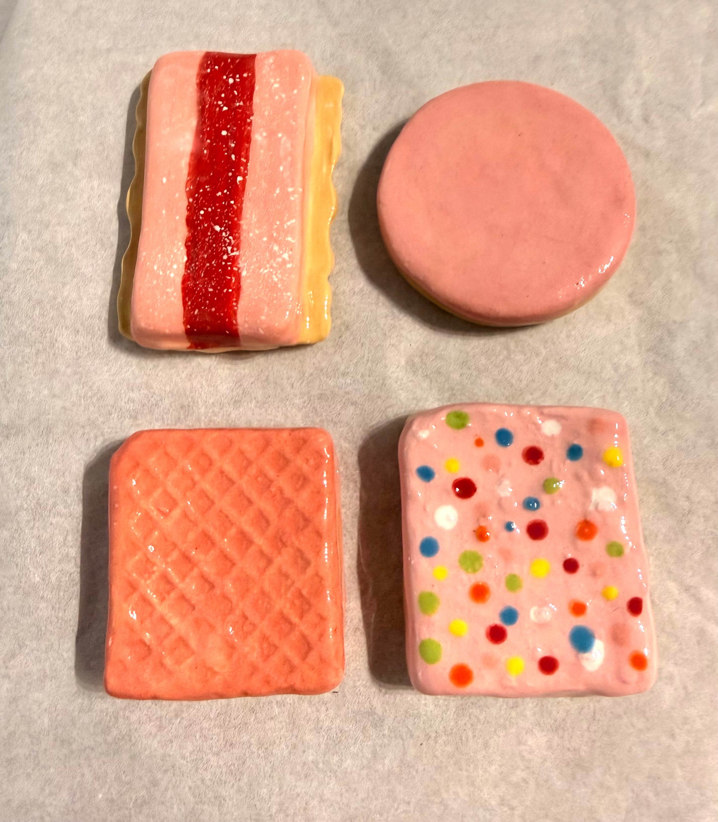 BISCUIT SET: 4 PINK FAVOURITES