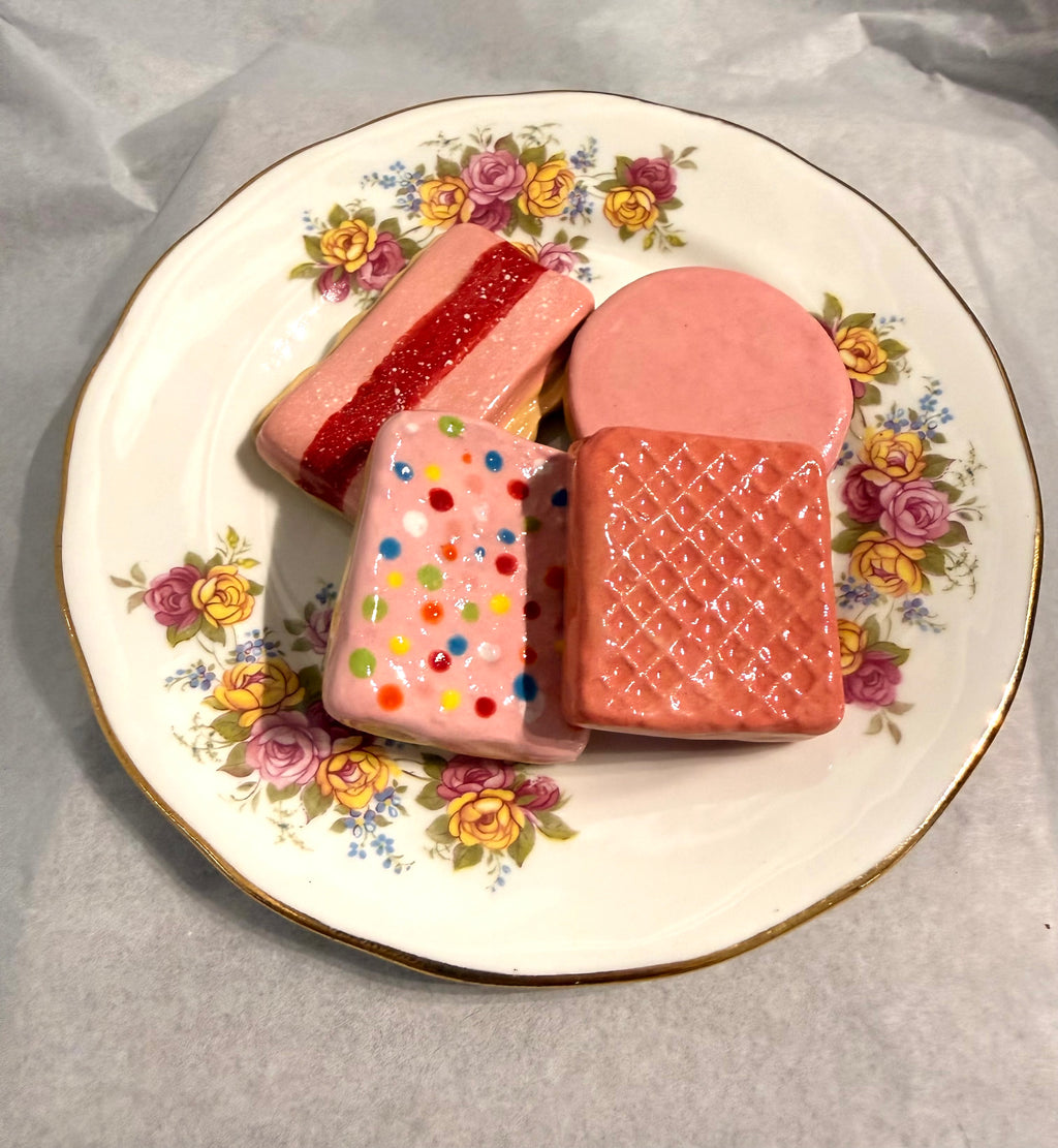 Biscuit Singles: Pink Tina Wafer