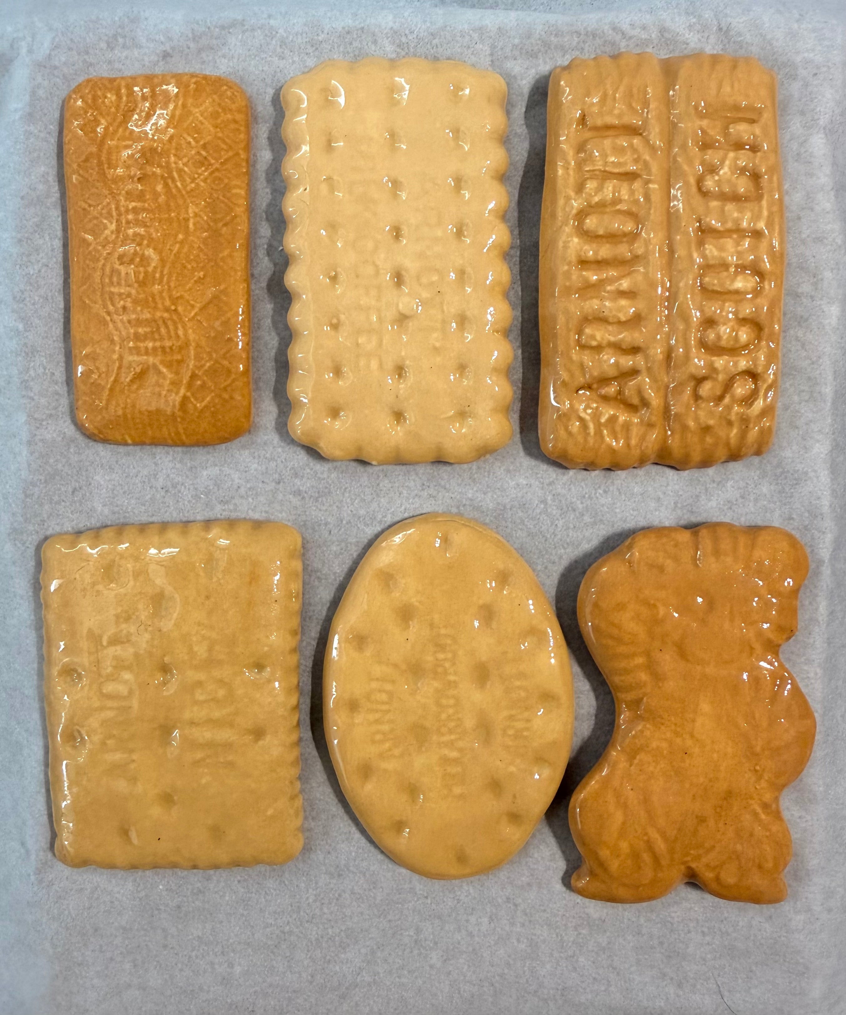BISCUIT SET: 6 MIXED PLAIN FAVOURITES