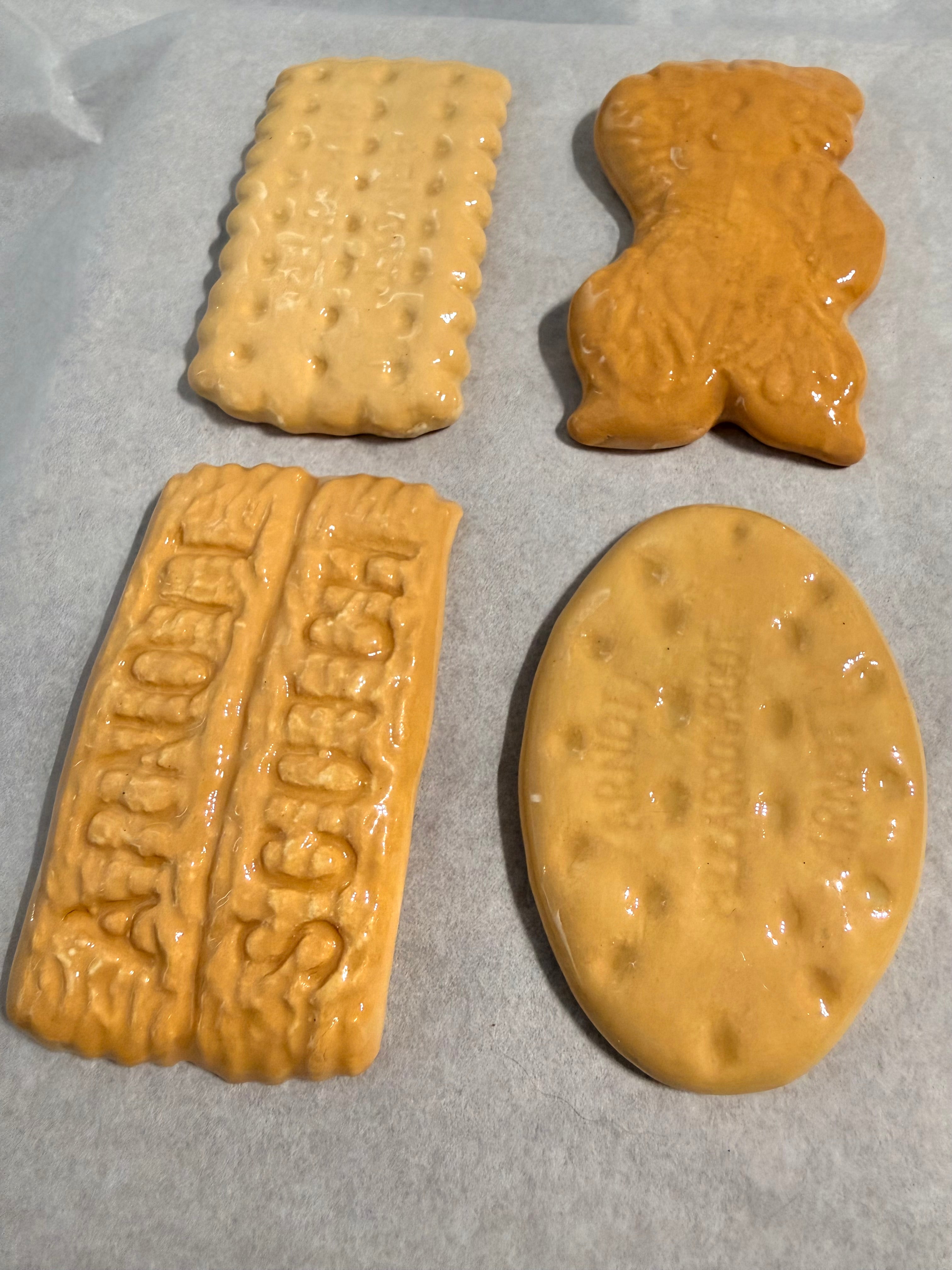 BISCUIT SET: 4 PLAIN FAVOURITES