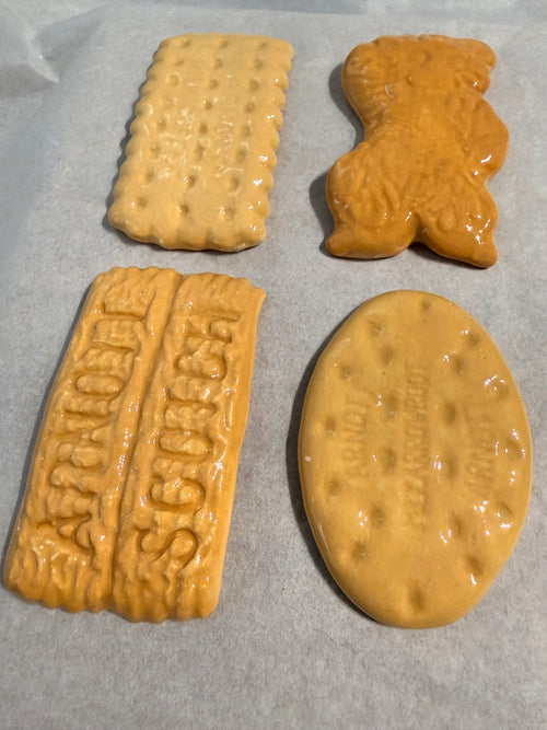 BISCUIT SET: 4 PLAIN FAVOURITES