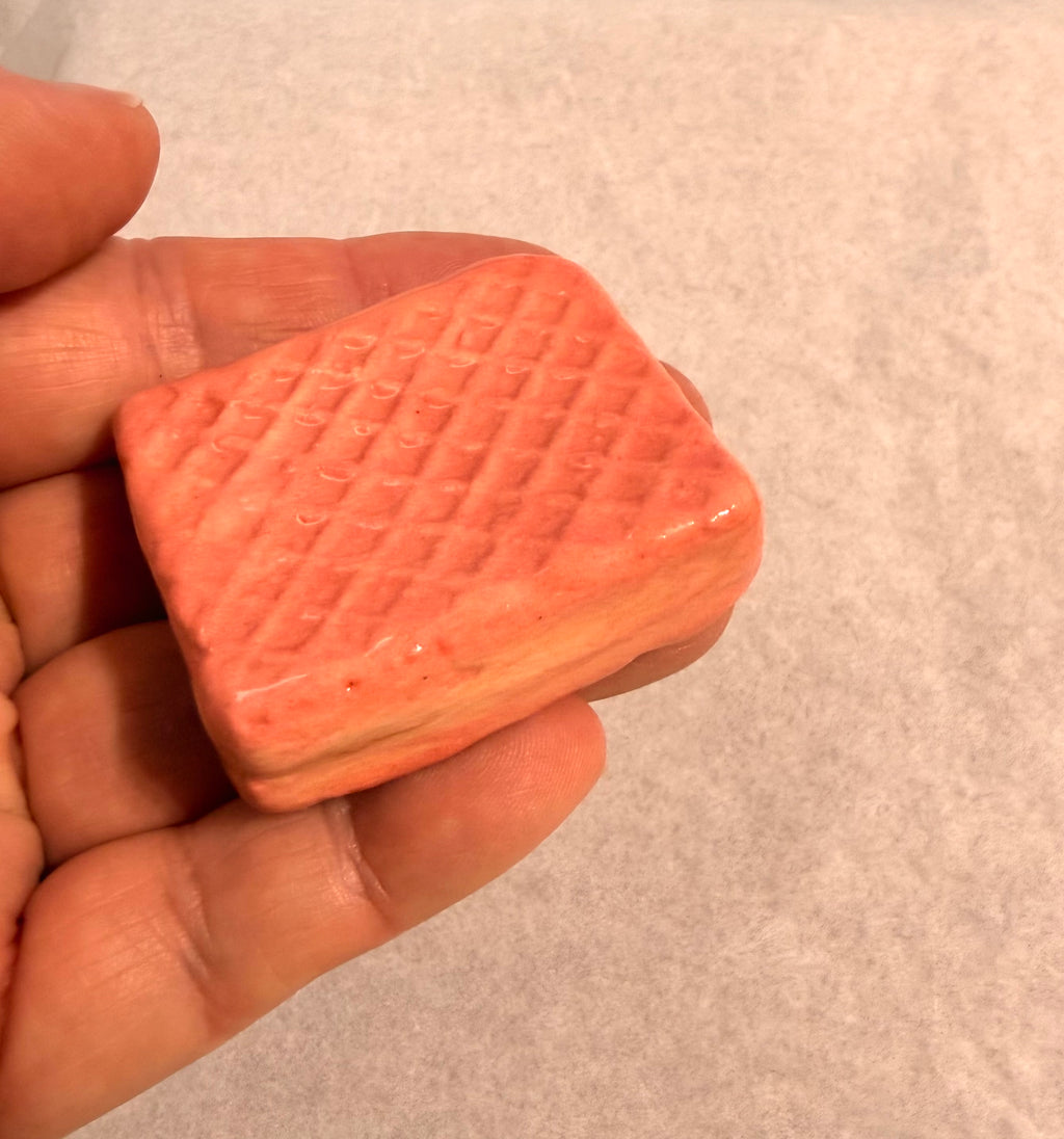 Biscuit Singles: Pink Tina Wafer