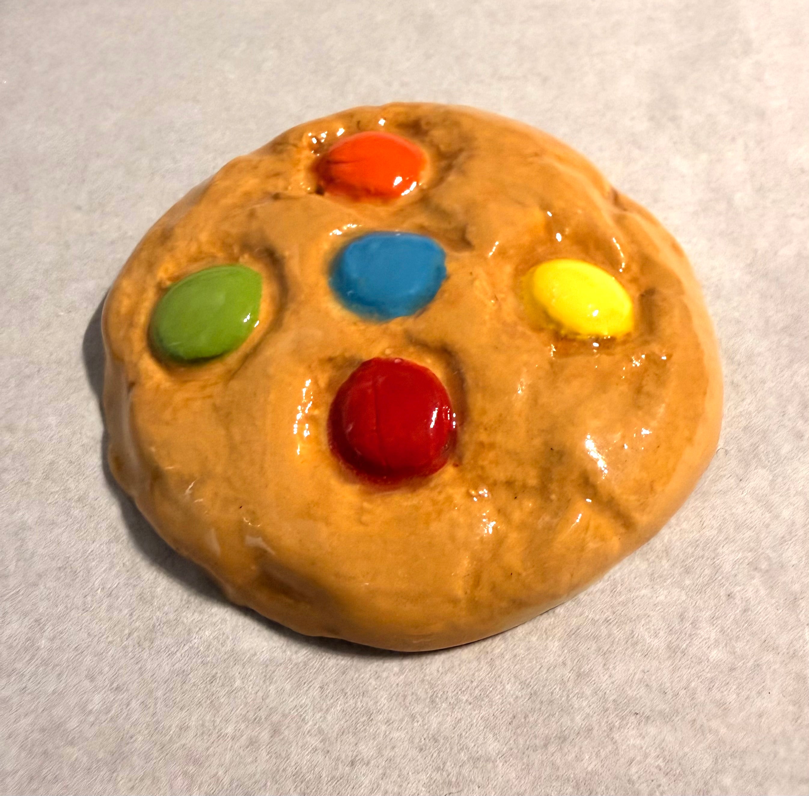 Biscuit Singles: Large Smartie