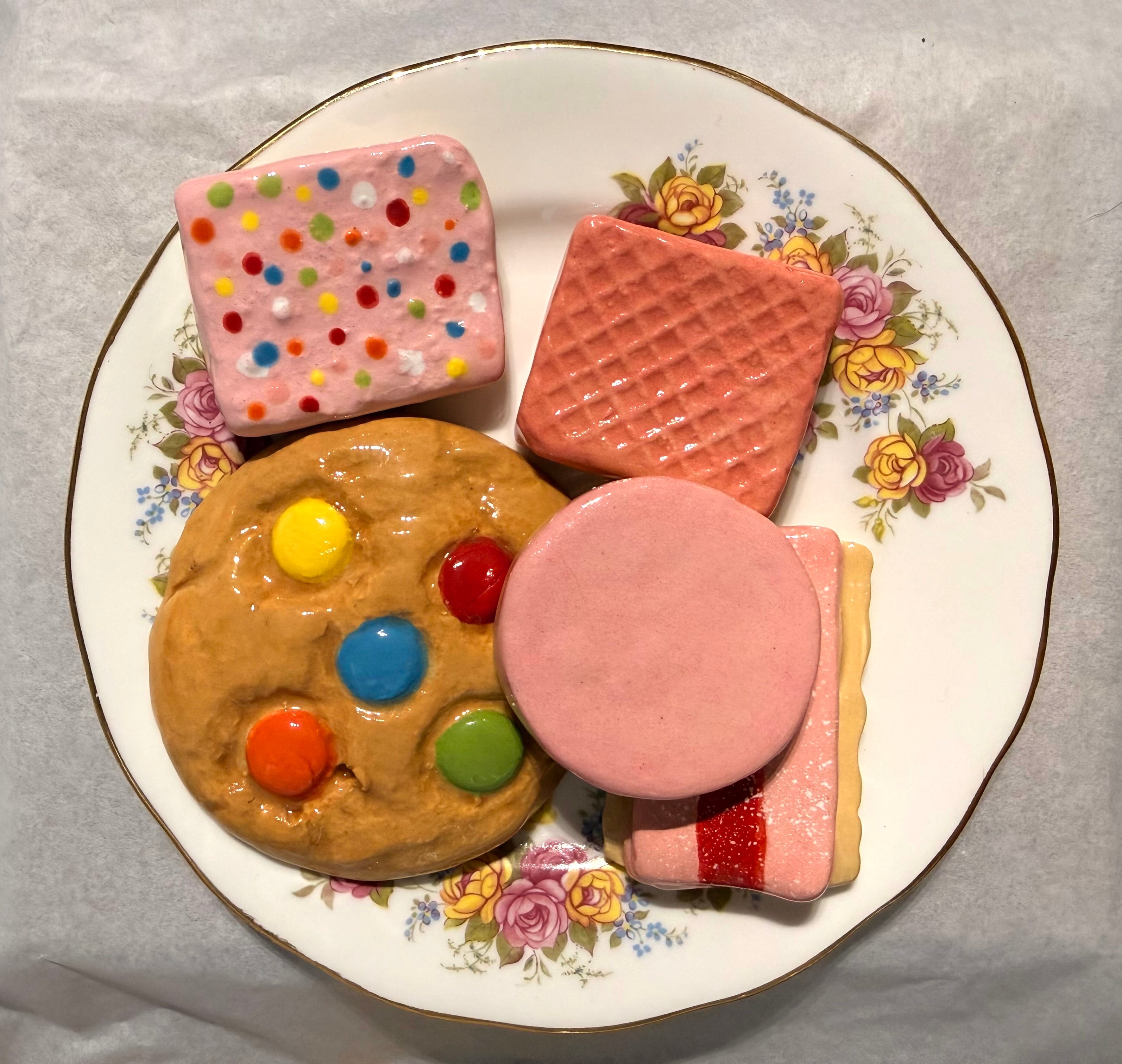 Biscuit Singles: Hundreds and Thousands