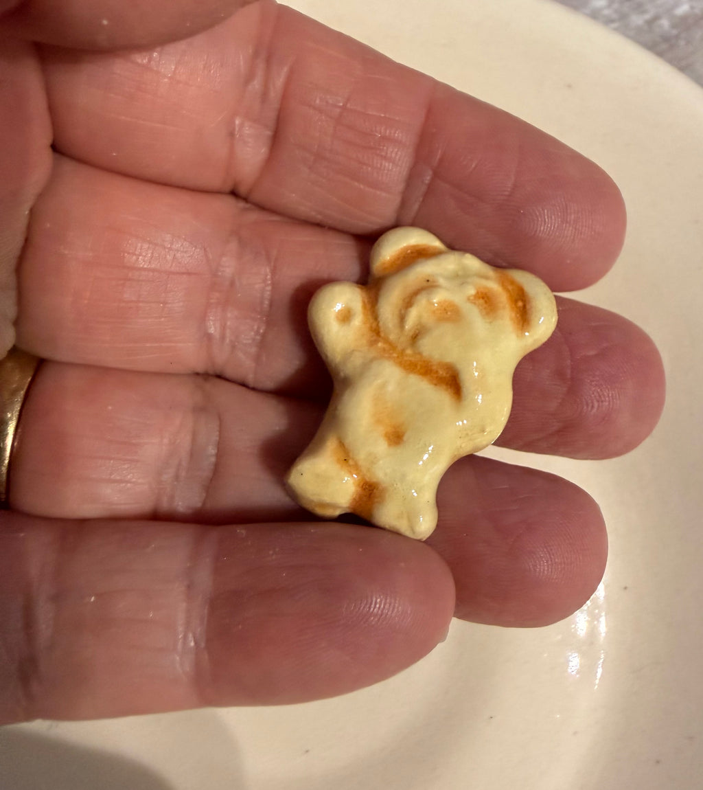 Biscuit Singles: Tiny Teddy CHEEKY