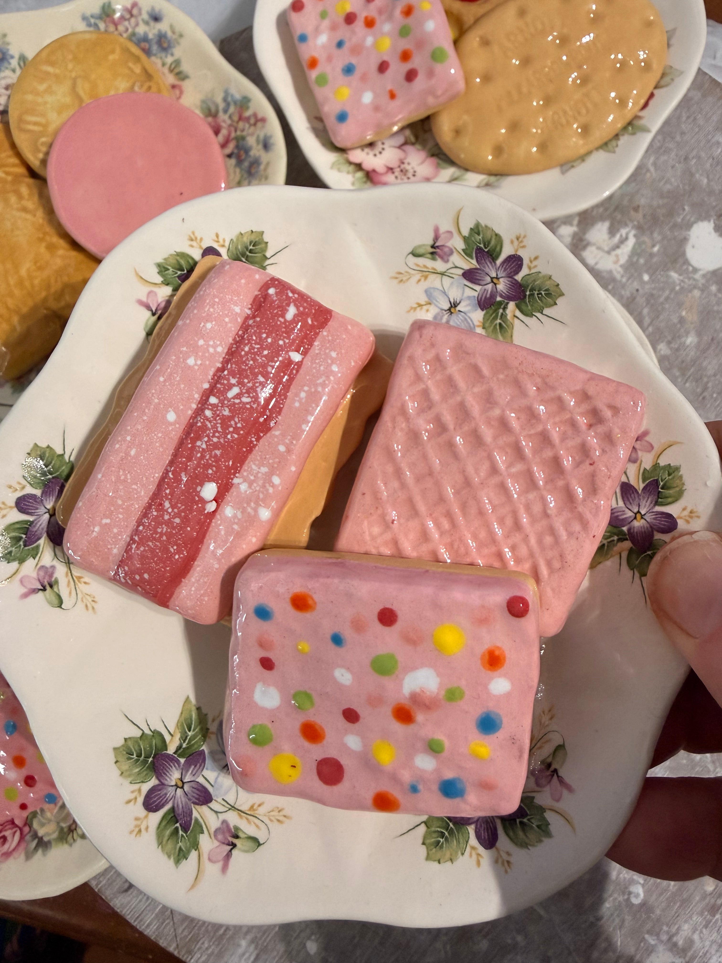 Mini Ceramic Plate - Pink Dreams